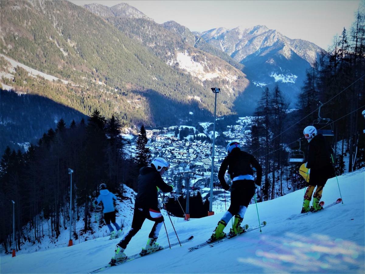 Zajcek Apartma Mojstrana Buitenkant foto